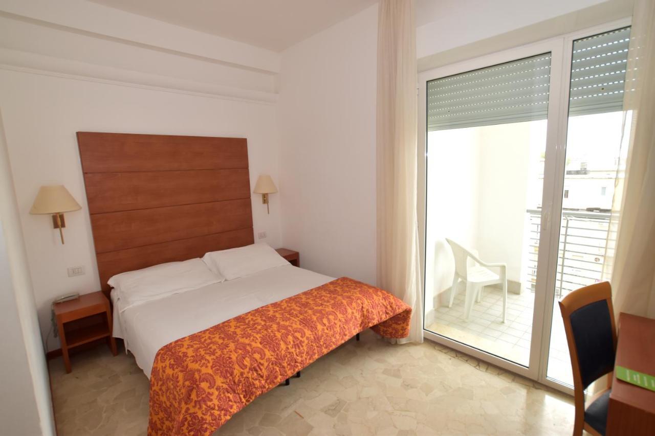 Hotel Villa Del Parco Rimini Exterior photo